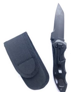 Folding tactical utility knife with pouch
